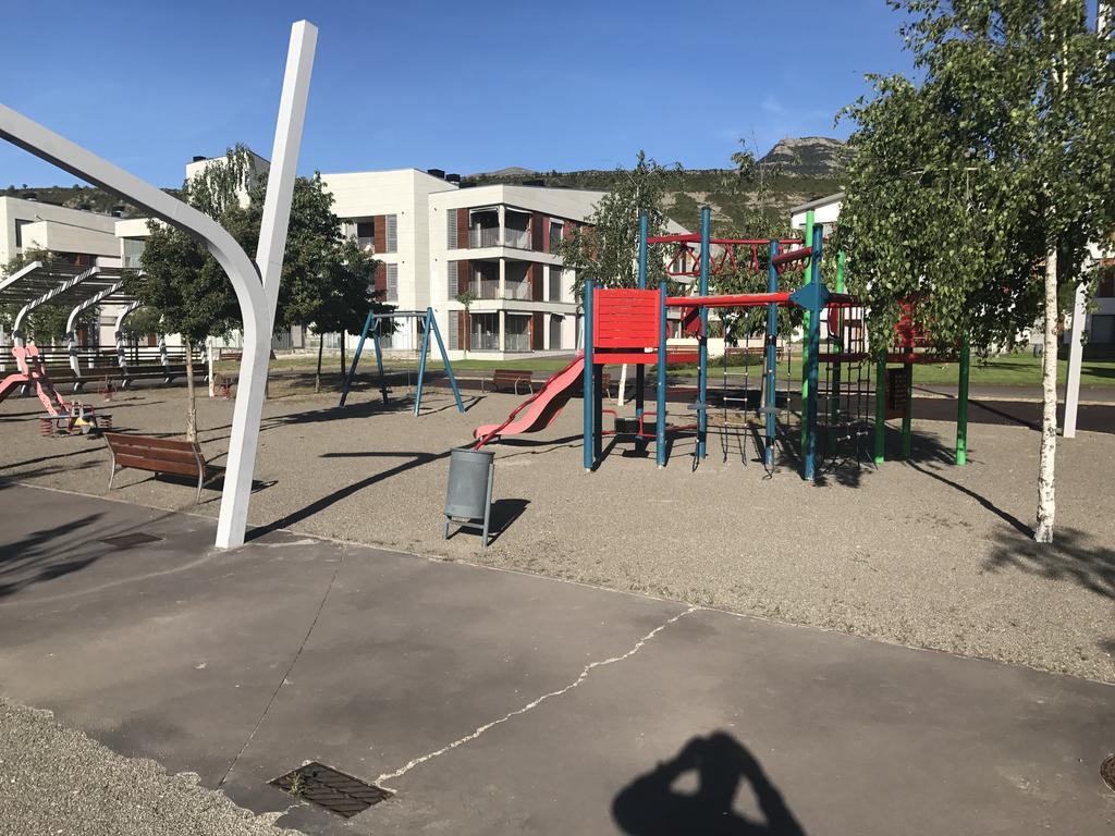 Golf Y Nieve Apartman Sabiñánigo Kültér fotó