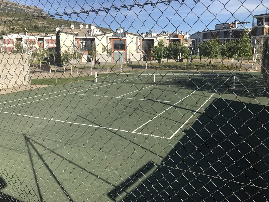 Golf Y Nieve Apartman Sabiñánigo Kültér fotó
