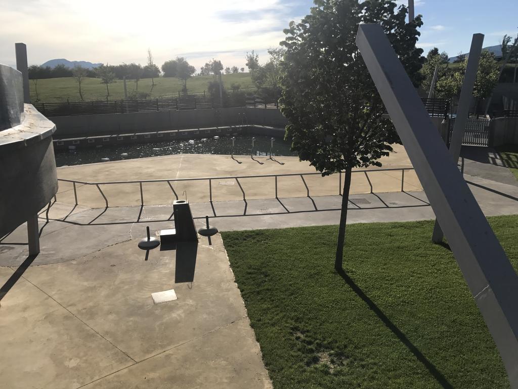 Golf Y Nieve Apartman Sabiñánigo Kültér fotó