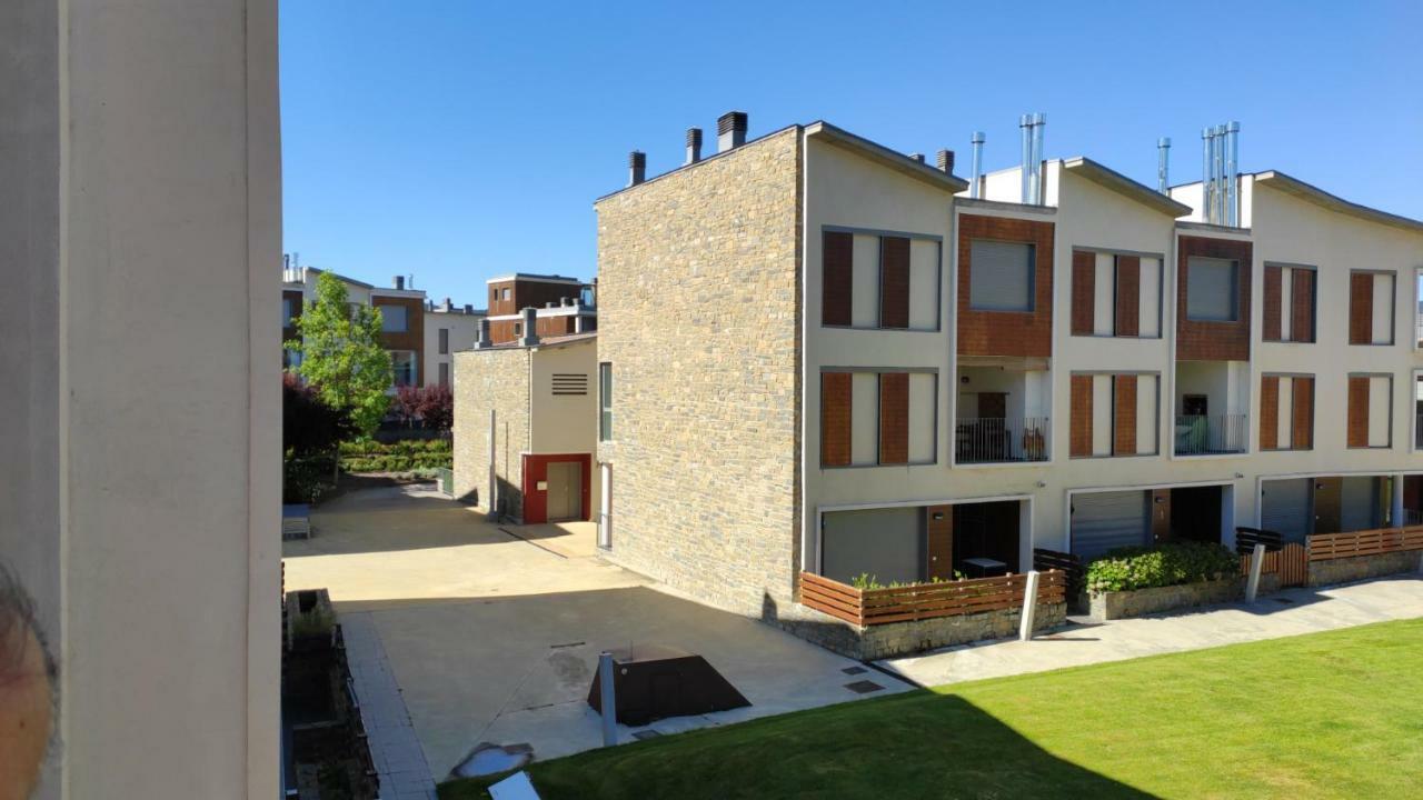 Golf Y Nieve Apartman Sabiñánigo Kültér fotó
