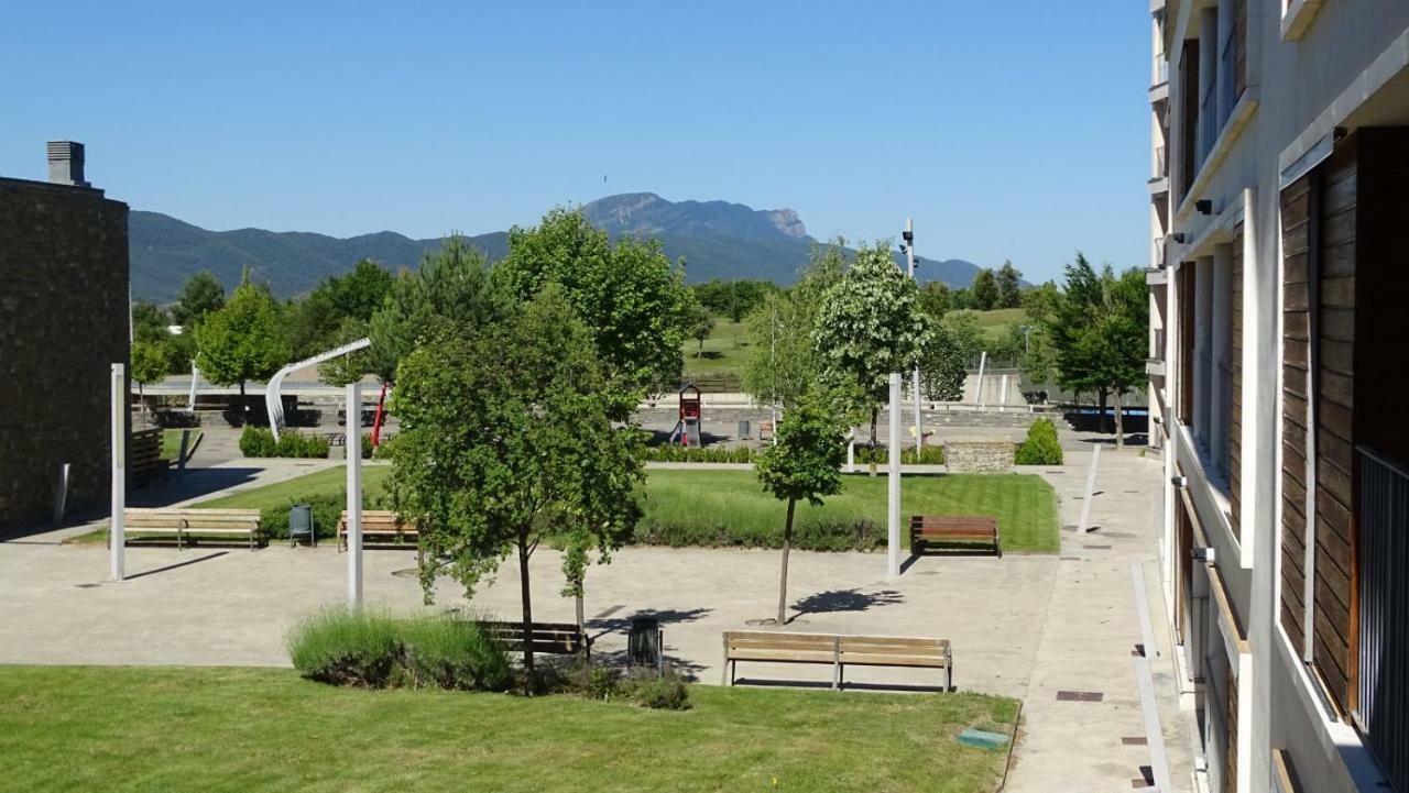Golf Y Nieve Apartman Sabiñánigo Kültér fotó