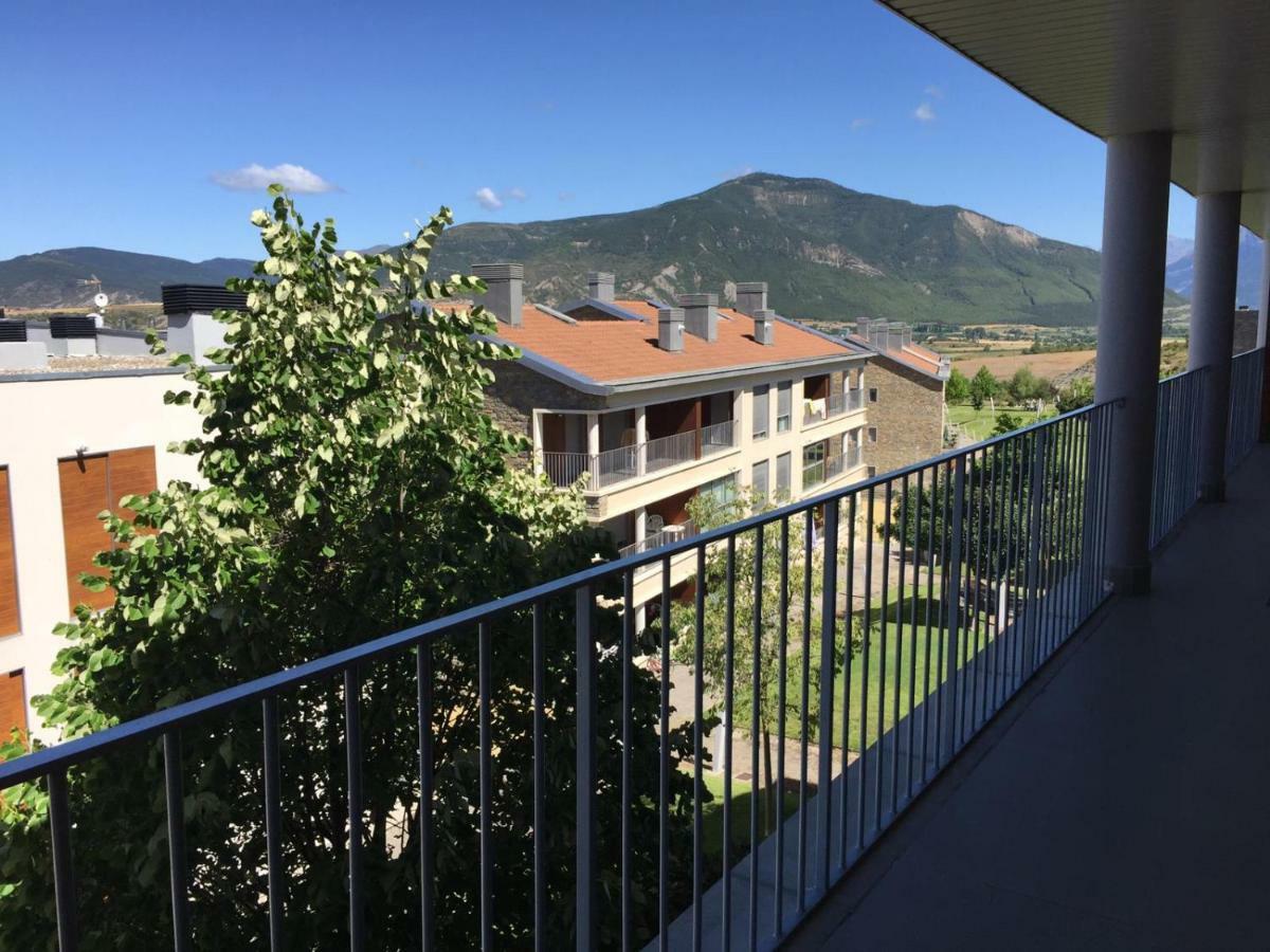 Golf Y Nieve Apartman Sabiñánigo Kültér fotó